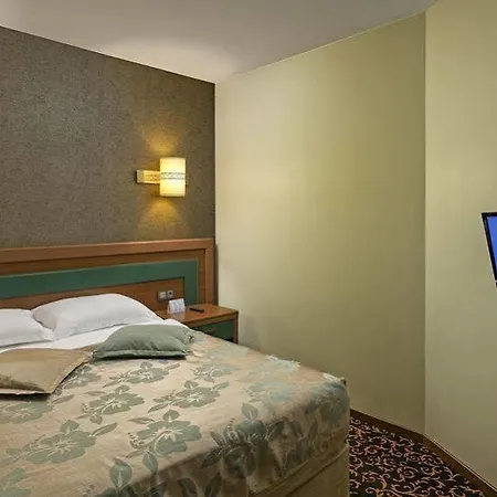 World Ozkaymak Incekum 5*